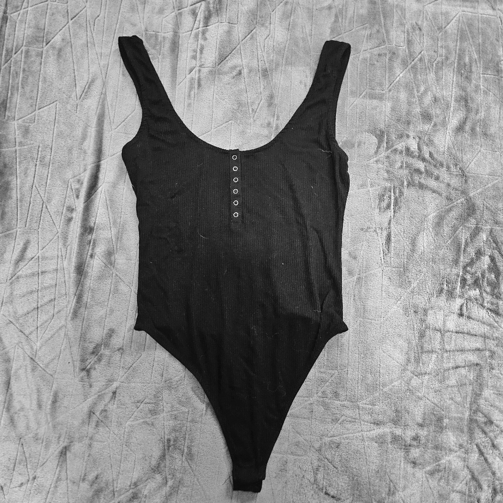 Ribbed Low Scoop Neck Bodysuit (Thong)